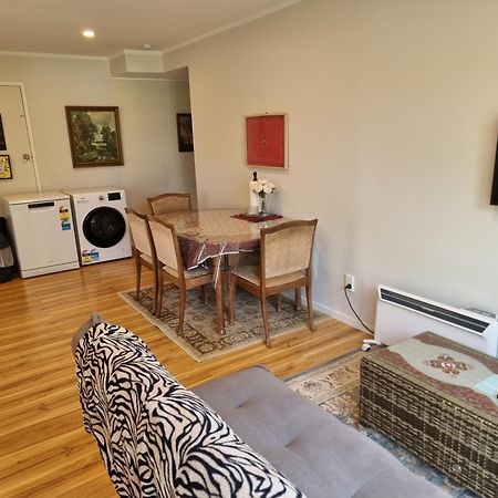 Entire Ground Floor With Full-Privacy And Family-Friendly Popular To Ferry Catchers Wellington Exterior photo